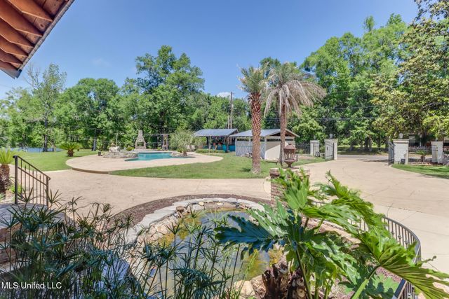 13160 Old Woolmarket Road, Biloxi, MS 39532