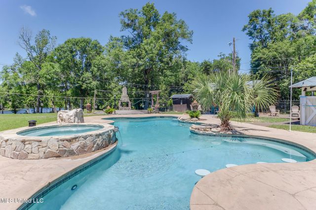13160 Old Woolmarket Road, Biloxi, MS 39532