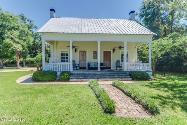 13160 Old Woolmarket Road, Biloxi, MS 39532