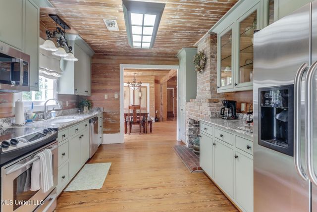 13160 Old Woolmarket Road, Biloxi, MS 39532