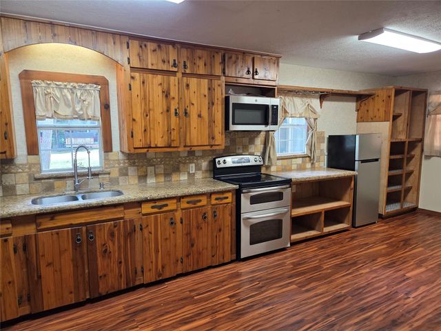 15318 Arrowhead Loop W, Willis, TX 77378