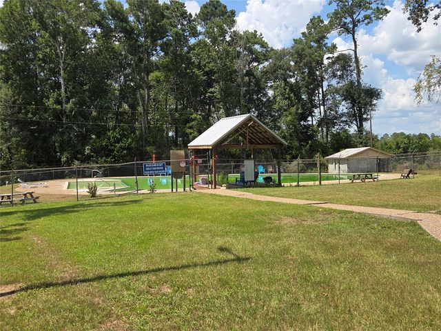 15318 Arrowhead Loop W, Willis, TX 77378