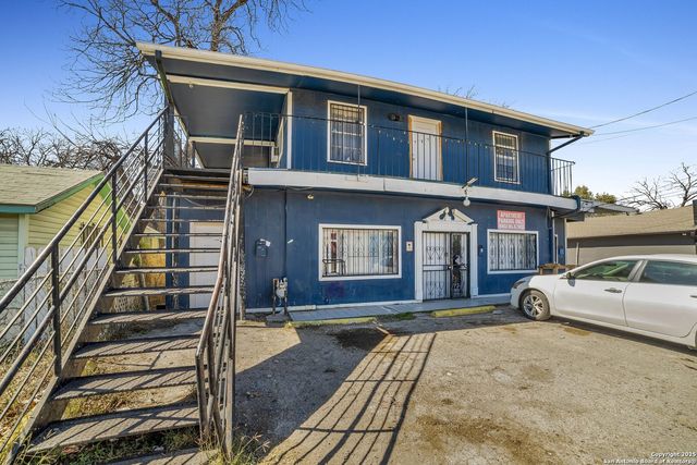 811 S GENERAL MCMULLEN DR, San Antonio, TX 78237