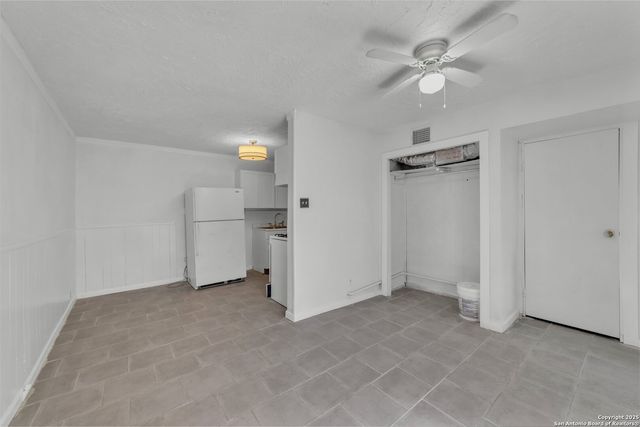 811 S GENERAL MCMULLEN DR, San Antonio, TX 78237