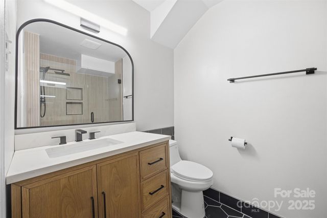 4739 Hedgemore Drive O, Charlotte, NC 28209