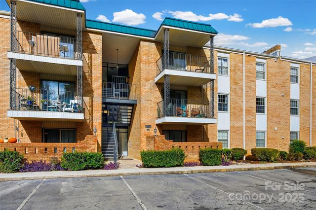 4739 Hedgemore Drive O, Charlotte, NC 28209