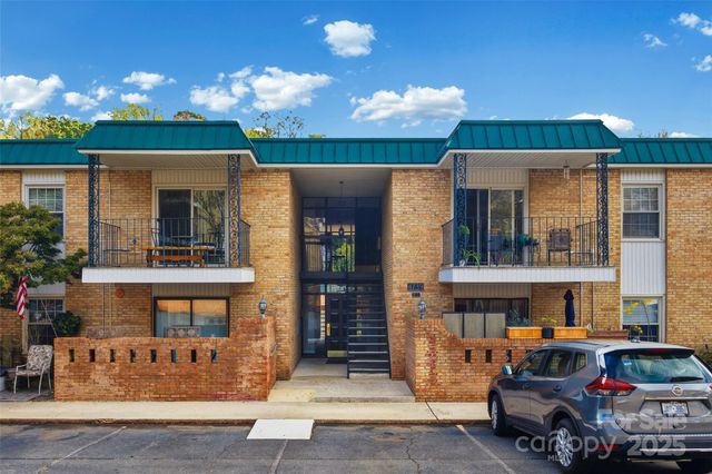 4739 Hedgemore Drive O, Charlotte, NC 28209