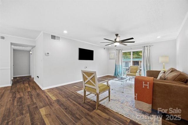 4739 Hedgemore Drive O, Charlotte, NC 28209