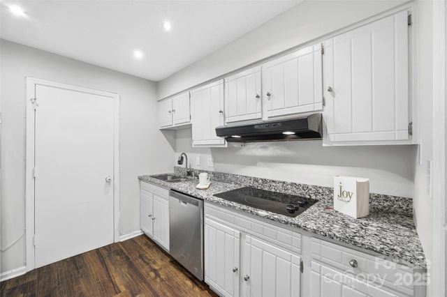 4739 Hedgemore Drive O, Charlotte, NC 28209