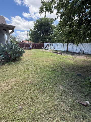 405 Eddies Street, Ponder, TX 76259