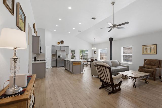 2413 Bridges Ranch RD, Georgetown, TX 78628