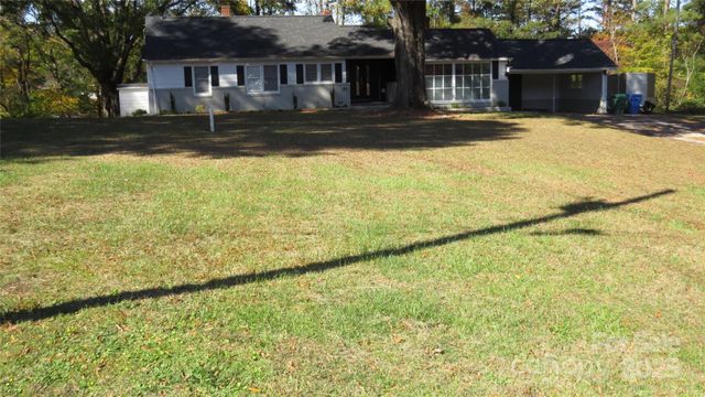 2104 Hillcrest Avenue, Albemarle, NC 28001