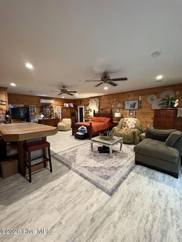 251 Whites Crossing Lane, Whiteville, NC 28472