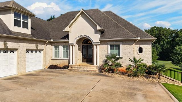 2308 Braunsroth Lane, Hampton, GA 30228