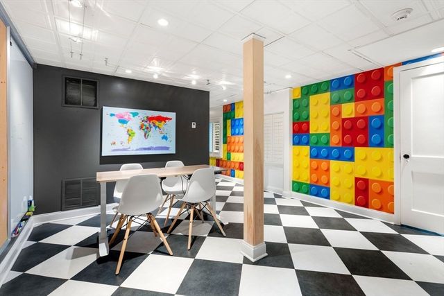 85 Gate House Road, Newton, MA 02467