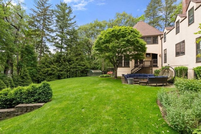 85 Gate House Road, Newton, MA 02467