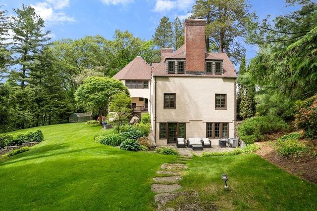 85 Gate House Road, Newton, MA 02467