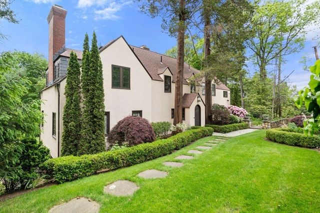 85 Gate House Road, Newton, MA 02467