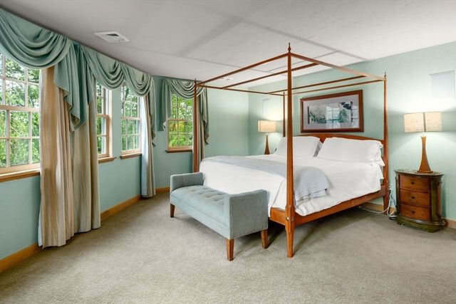 85 Gate House Road, Newton, MA 02467