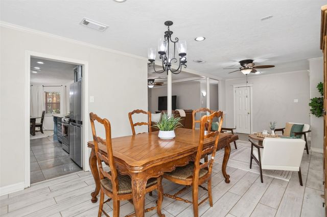 3837 Summer Lane, Huntsville, TX 77340