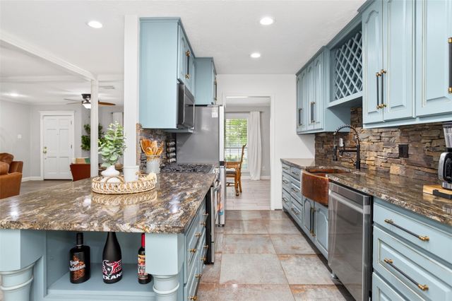 3837 Summer Lane, Huntsville, TX 77340