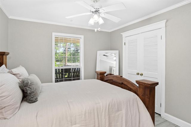 3837 Summer Lane, Huntsville, TX 77340