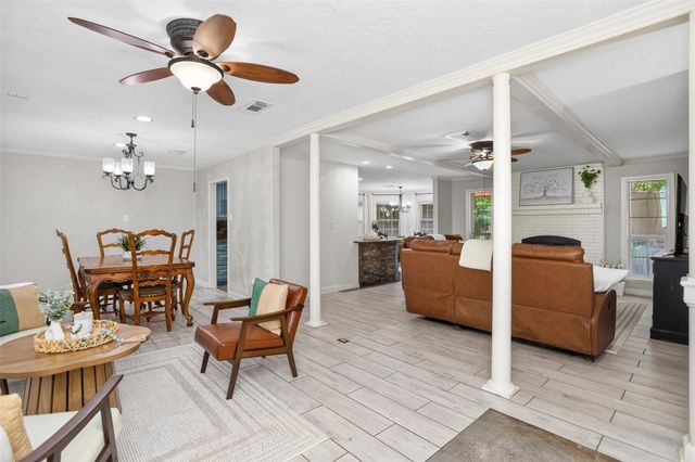 3837 Summer Lane, Huntsville, TX 77340