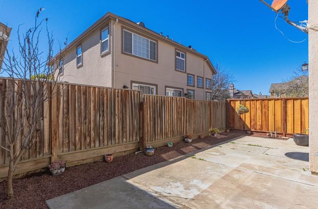 980 Longfellow Drive, Salinas, CA 93906