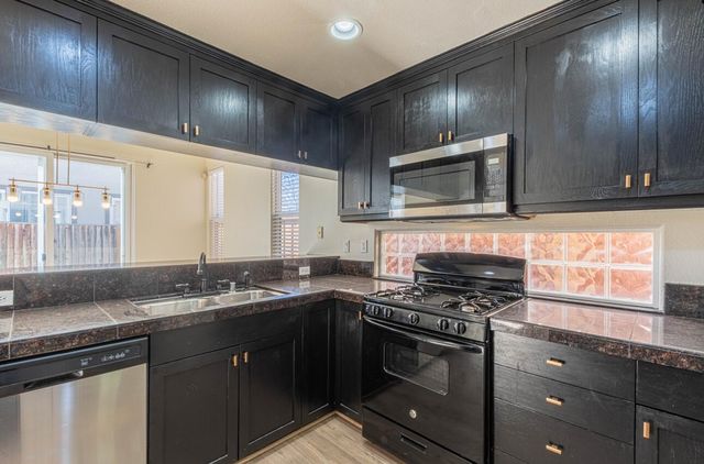 980 Longfellow Drive, Salinas, CA 93906