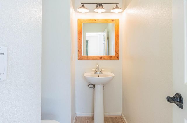 980 Longfellow Drive, Salinas, CA 93906