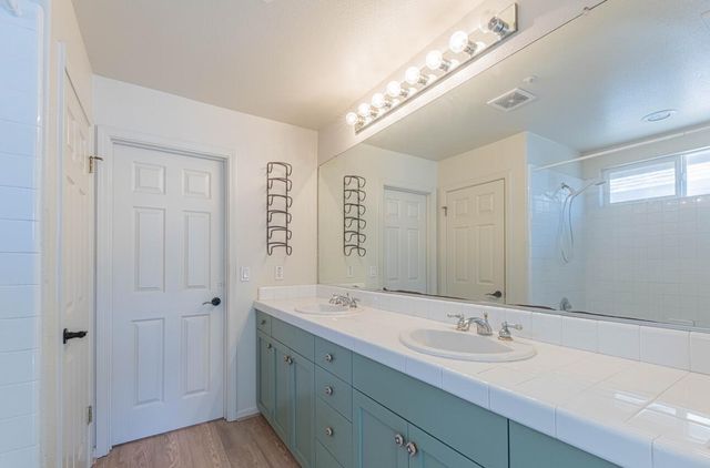 980 Longfellow Drive, Salinas, CA 93906