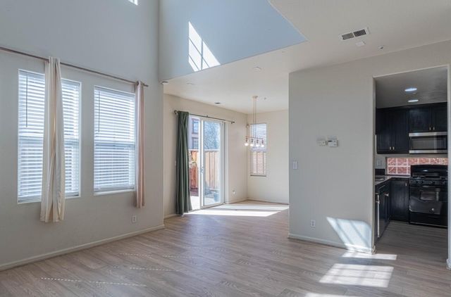 980 Longfellow Drive, Salinas, CA 93906