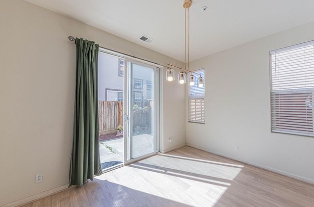 980 Longfellow Drive, Salinas, CA 93906