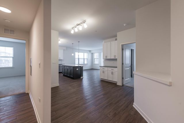 21599 W Field Court 1-302, Deer Park, IL 60010