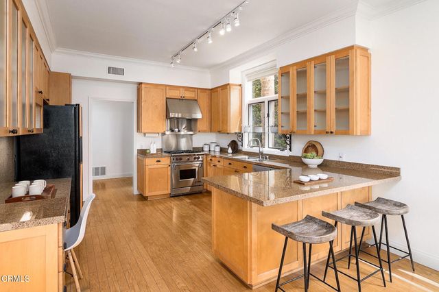 101 Rios Court, Solana Beach, CA 92075