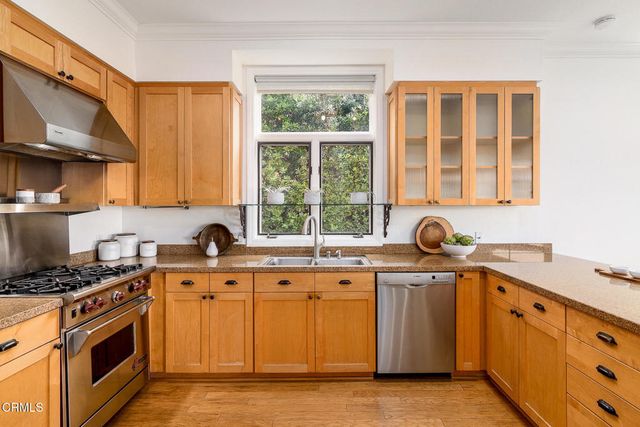 101 Rios Court, Solana Beach, CA 92075
