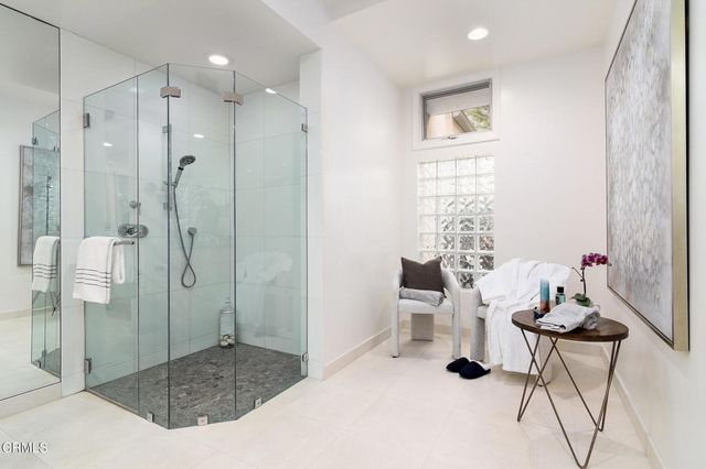 101 Rios Court, Solana Beach, CA 92075