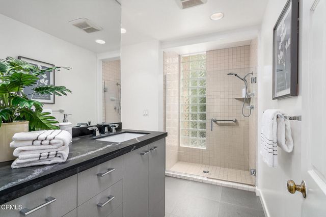 101 Rios Court, Solana Beach, CA 92075