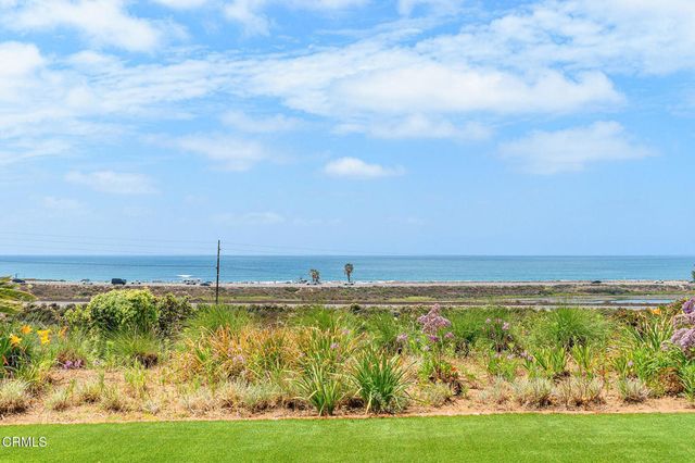 101 Rios Court, Solana Beach, CA 92075