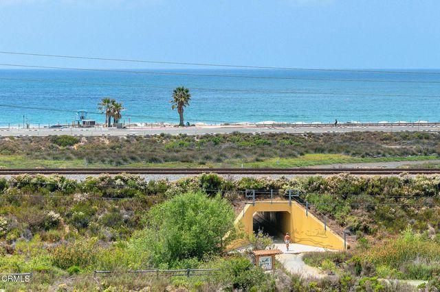 101 Rios Court, Solana Beach, CA 92075