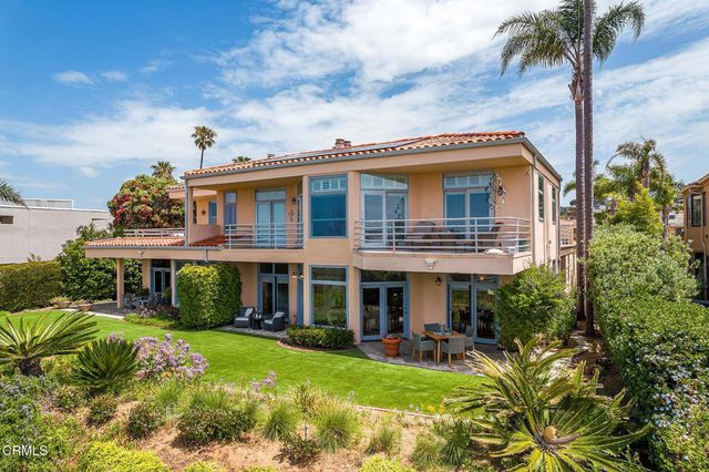 101 Rios Court, Solana Beach, CA 92075