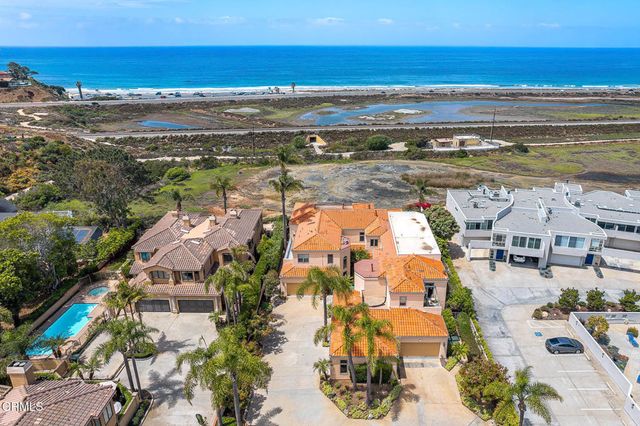 101 Rios Court, Solana Beach, CA 92075