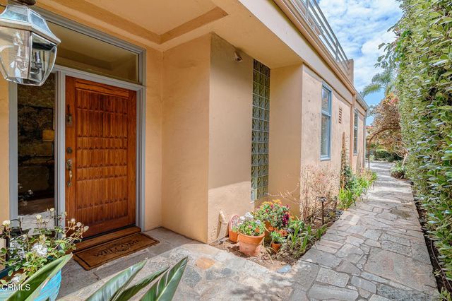 101 Rios Court, Solana Beach, CA 92075