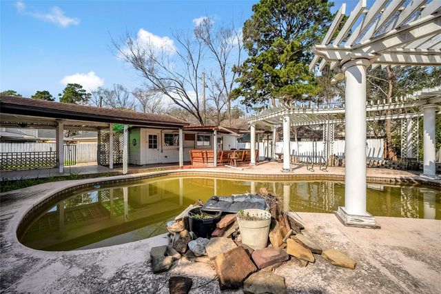 618 Cypresswood Drive, Spring, TX 77388