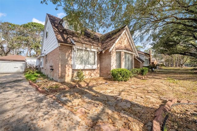 618 Cypresswood Drive, Spring, TX 77388