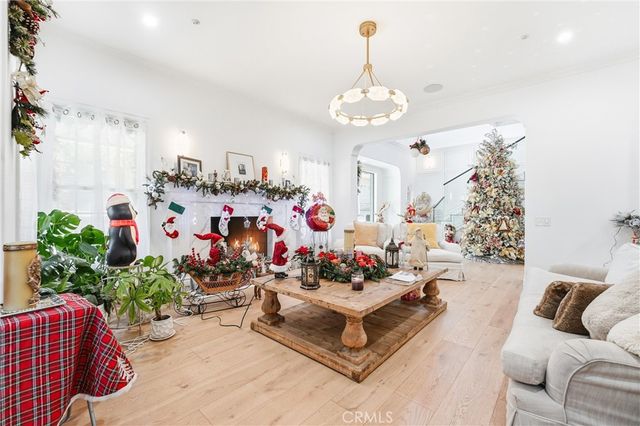 381 S Henning Way, Anaheim, CA 92807