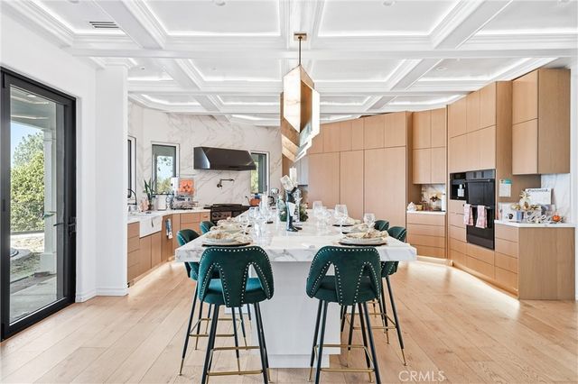 381 S Henning Way, Anaheim, CA 92807