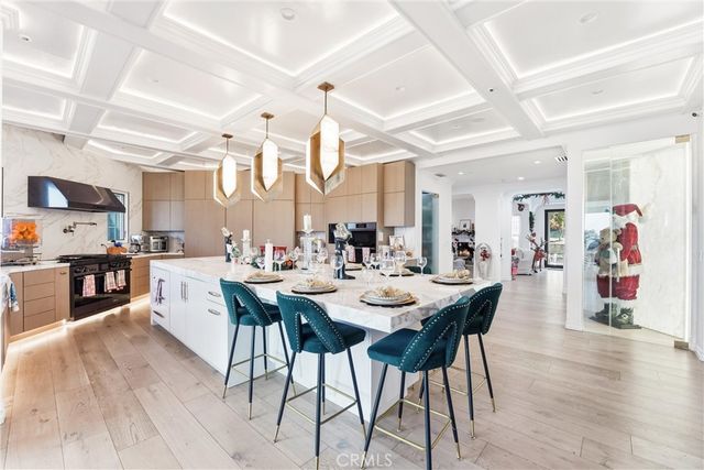 381 S Henning Way, Anaheim, CA 92807