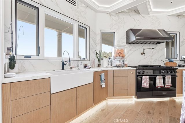 381 S Henning Way, Anaheim, CA 92807