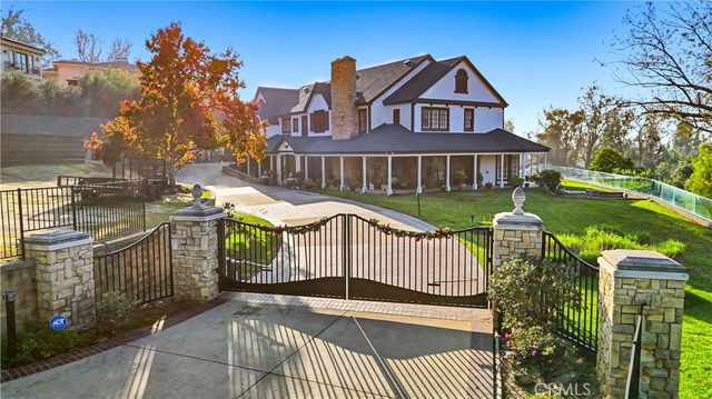 381 S Henning Way, Anaheim, CA 92807